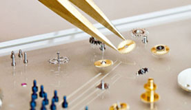 宁波万国指定维修门店打开表壳